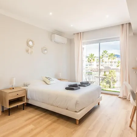 Apartmán - Sweethome Spacious Flat - Balcon *