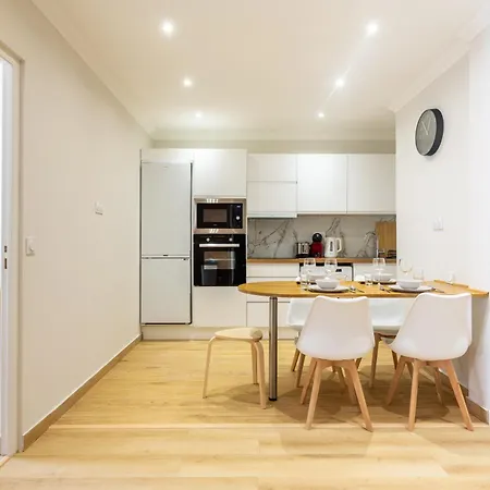 Apartmán - Sweethome Spacious Flat - Balcon Nice