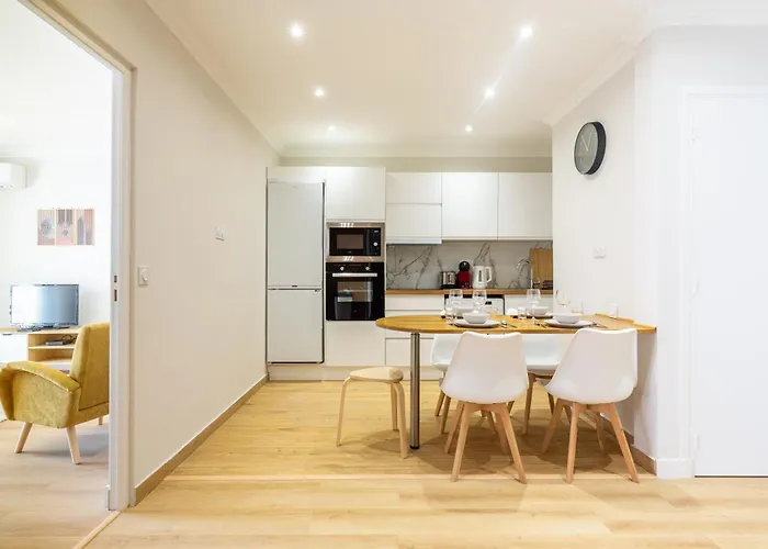 Lejlighed - Sweethome Spacious Flat - Balcon Nice